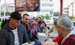 Manavgat'ta iftar çadırı yüzlerce vatandaşı buluşturdu