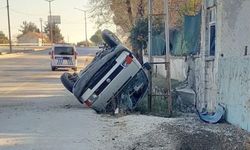 Burdur’da kontrolden çıkan araç takla attı