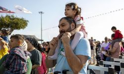 Mersin'de çocuklar bayramı öğrenerek kutluyor
