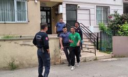 Antalya'da pencereye çıkan şahıs atlama girişiminde bulundu