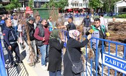 Fidanlar Isparta Belediyesi’nden ekimi vatandaştan