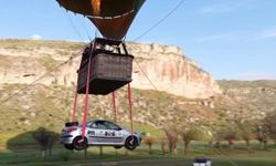 Böyle ralli görülmedi! Aksaray’da otomobili balonla uçurdular!