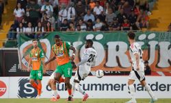 Alanyaspor ilk yarıda Beşiktaş karşısında öne geçti