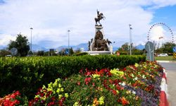 Antalya adeta çiçek bahçesine dönüştü