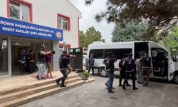 Göçmen kaçakçılığına darbe: Yüklü paraya el konuldu!