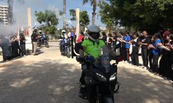Mersin’de trafik ekiplerine sürpriz kutlama