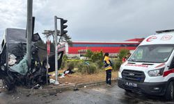 Araç demir yığınına döndü: 1 ölü, 3 yaralı