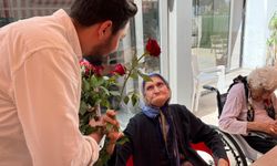 AK Parti Muratpaşa’dan huzurevine anlamlı anneler günü ziyareti
