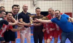 Gündoğmuş’ta voleybol turnuvası nefes kesti: Şampiyon Emniyet Gücü Spor