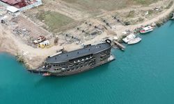 Alanyalı iş adamından 300 milyon TL'lik yeni turistik gemi: The Lasking denize indirildi