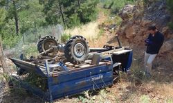Antalya'da pat pat motor devrildi: 5 kişi yaralandı