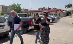 Çarşafa bürünüp pazarda hırsızlık yapan kadının planı bozuldu