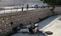 Burdur’da kaza: Anne ve oğlu dere yatağında mahsur kaldı