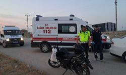 Karaman'da kontrolden çıkan motosiklet otomobile çarptı!