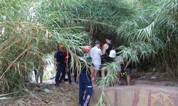 Antalya'da falezlerde mahsur kalan 3 turist halatla kurtarıldı!