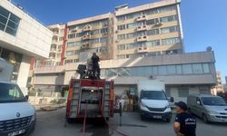 Antalya'da iş merkezinde çıkan yangın paniğe neden oldu