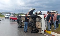 Manavgat'ta alkollü sürücü kaza yaptı, araç yan yattı