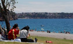 Antalya hava dün kıştı, bugün ise yaz
