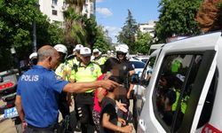 Dondurma ve içecekleri kıyafetlerine sakladılar, Şahin Timi'nden kaçamadılar!