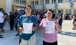 Muğla’da anne kız aynı okulda sınava girdi