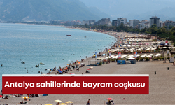 Antalya sahillerinde bayram coşkusu