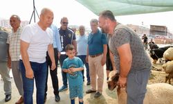 Kurban kesim alanlarında başkan incelemesi