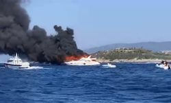 Bodrum açıklarında motoryat yangını: Alevler gökyüzünü kapladı