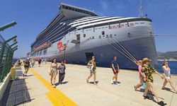 Bodrum'da dev kruvaziyerle 2 bin 606 turist geldi