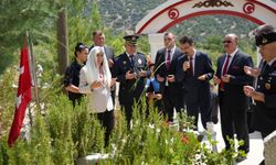 15 Temmuz ve terör şehitleri Burdur'da mezar başında anıldı