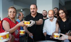 Konyaaltı Cemevi'nde Cem Kotan'dan aşure ikramı