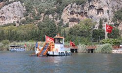 Muğla'da müdahale teknesi carettaların güvenliği için devriyede