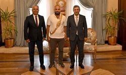 Kırkpınar Başpehlivanı Okulu, Vali Şahin'in makamında