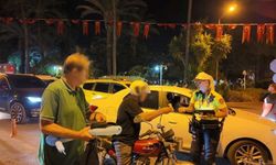 Alanya'da bir gecede 2 bin 140 sürücü ve yolcuya ceza