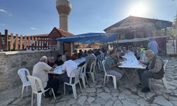Antalya’nın 800 yıllık tarihi mahallesinde aşure etkinliği