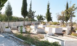Acıpayam'da mezarlıklar bakımsız kaldı!