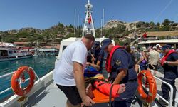 Ayağı kırılan vatandaş Kaleköy'den deniz yoluyla kurtarıldı