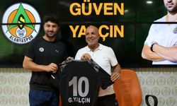 Alanyaspor’un yeni yıldızları imzalarını attı