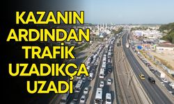 Antalya’nın trafik çilesi bitmek bilmiyor! Kazanın ardından trafik uzadıkça uzadı