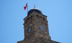 Antalya'nın sembolü Saat Kulesi yıllardır yanlış zamanı gösteriyor