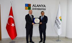 Vali Şahin, Alanya Üniversitesi Rektörü Sağer’i ziyaret etti