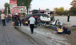 Burdur'da akaryakıt istasyonu çıkışı kaza: 6 yaralı