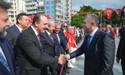 Cem Kotan Zafer Bayramı coşkusuna ortak oldu