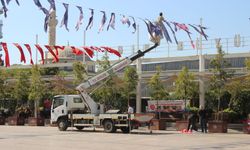 CHP mitinginden kalan flamaları toplamak Efeler Belediyesi'ne kaldı!