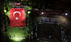 Kumluca’da Zafer Bayramı için devasa Türk bayrağı açıldı