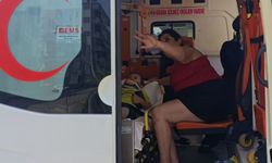 Ticari araç servis minibüsüyle çarpıştı: 4 yaralı