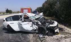 Konya Karapınar'da otomobil ile kamyonet çarpıştı: 1 ölü, 5 yaralı!