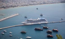 Antalya havada, denizde turizm rekorları kırmaya devam ediyor