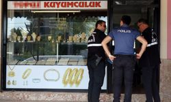 Antalya'da gündüz vakti kuyumcu soygunu!