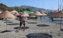 Marmaris'te geç gelen temizlik, vatandaşı memnun etmedi