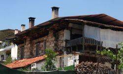 Muğla'da 100 yıllık taş ev ve ahşap işlemeler geleceğe kaydediliyor